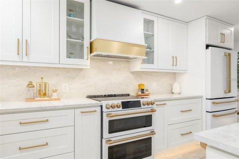 Condo in Sarasota, Florida, 2 bedrooms  № 1916078 - photo 15