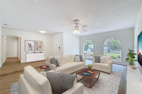 House in Tarpon Springs, Florida 3 bedrooms, 209.31 sq.m. № 1789022 - photo 7