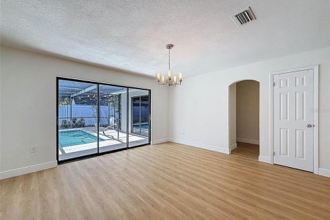 House in Tarpon Springs, Florida 3 bedrooms, 209.31 sq.m. № 1789022 - photo 17