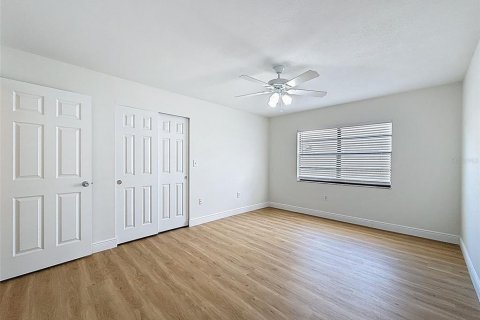 House in Tarpon Springs, Florida 3 bedrooms, 209.31 sq.m. № 1789022 - photo 27