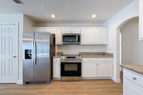 House in Tarpon Springs, Florida 3 bedrooms, 209.31 sq.m. № 1789022 - photo 14