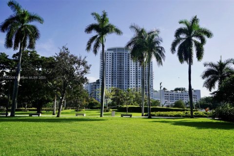 Купить кондоминиум в Холливуд, Флорида 1 спальня, 64.1м2, № 1936547 - фото 18