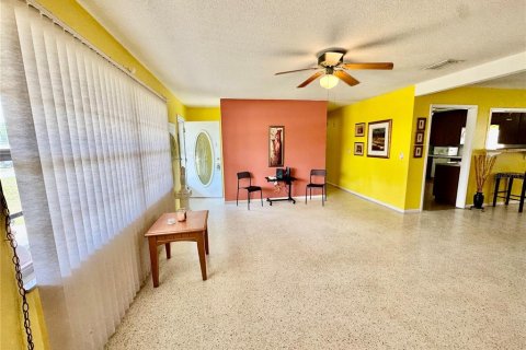 Casa en venta en Lakeland, Florida, 3 dormitorios, 172.24 m2 № 2102828 - foto 3