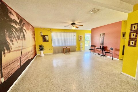 Casa en venta en Lakeland, Florida, 3 dormitorios, 172.24 m2 № 2102828 - foto 4