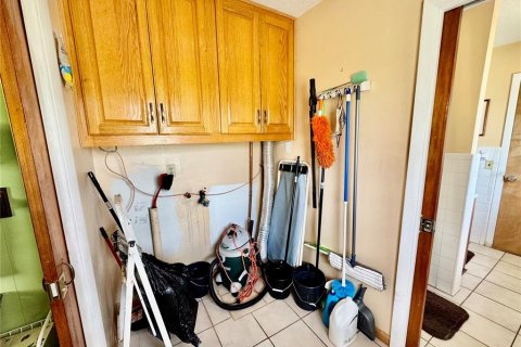 Casa en venta en Lakeland, Florida, 3 dormitorios, 172.24 m2 № 2102828 - foto 17