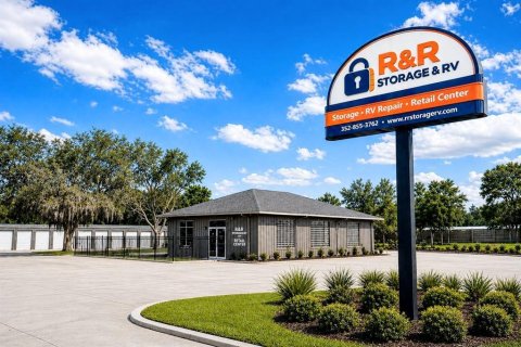 Immobilier commercial à Chiefland, Floride 1244.89 m2 № 2431089