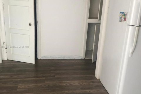 Casa en alquiler en Dania Beach, Florida, 1 dormitorio, 178 m2 № 1774386 - foto 8