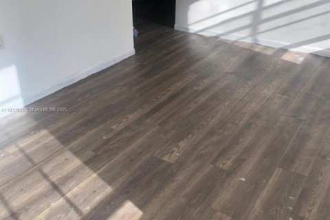 Casa en alquiler en Dania Beach, Florida, 1 dormitorio, 178 m2 № 1774386 - foto 4