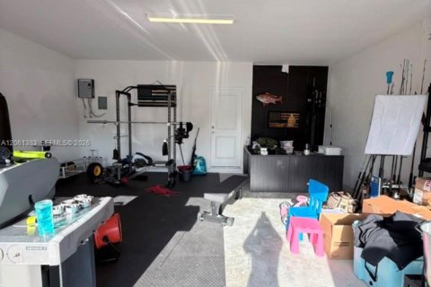 Townhouse in Miami, Florida 3 bedrooms, 168.34 sq.m. № 2271954 - photo 12