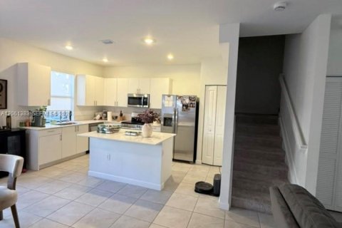 Townhouse in Miami, Florida 3 bedrooms, 168.34 sq.m. № 2271954 - photo 8