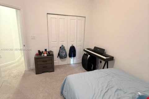 Townhouse in Miami, Florida 3 bedrooms, 168.34 sq.m. № 2271954 - photo 29