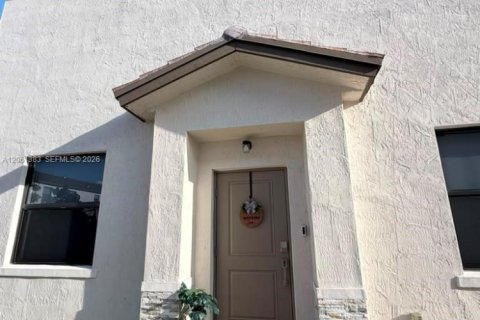 Townhouse in Miami, Florida 3 bedrooms, 168.34 sq.m. № 2271954