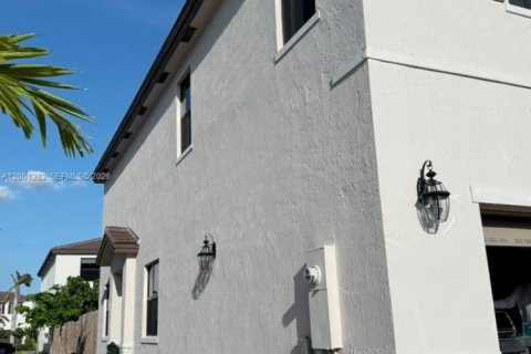 Townhouse in Miami, Florida 3 bedrooms, 168.34 sq.m. № 2271954 - photo 3