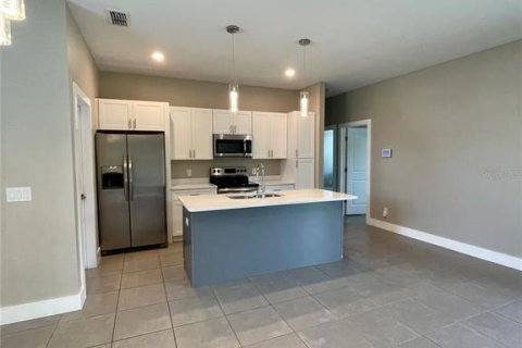 Casa en alquiler en Poinciana, Florida, 4 dormitorios, 151.06 m2 № 1893858 - foto 13