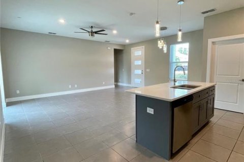 Casa en alquiler en Poinciana, Florida, 4 dormitorios, 151.06 m2 № 1893858 - foto 12