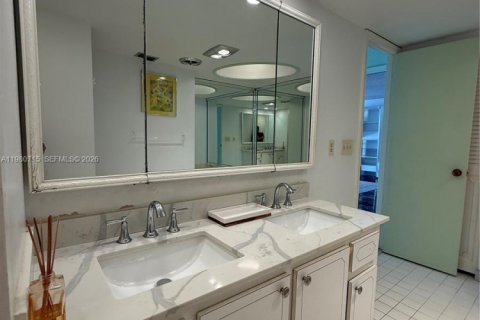 Купить кондоминиум в Халландейл-Бич, Флорида 1 спальня, 120.77м2, № 2043909 - фото 18