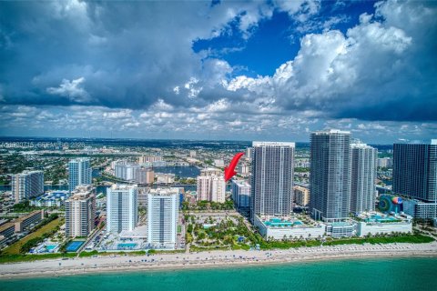 Купить кондоминиум в Халландейл-Бич, Флорида 1 спальня, 120.77м2, № 2043909 - фото 10