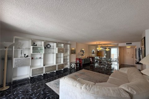 Купить кондоминиум в Халландейл-Бич, Флорида 1 спальня, 120.77м2, № 2043909 - фото 16