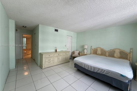 Купить кондоминиум в Халландейл-Бич, Флорида 1 спальня, 120.77м2, № 2043909 - фото 21