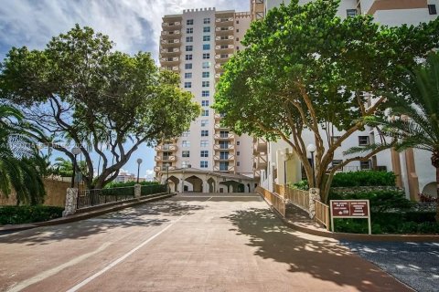 Купить кондоминиум в Халландейл-Бич, Флорида 1 спальня, 120.77м2, № 2043909 - фото 2