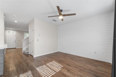 Townhouse in Tampa, Florida 3 bedrooms, 134.89 sq.m. № 2142830 - photo 19