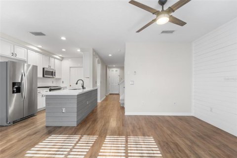 Townhouse in Tampa, Florida 3 bedrooms, 134.89 sq.m. № 2142830 - photo 11