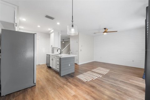Townhouse in Tampa, Florida 3 bedrooms, 134.89 sq.m. № 2142830 - photo 21
