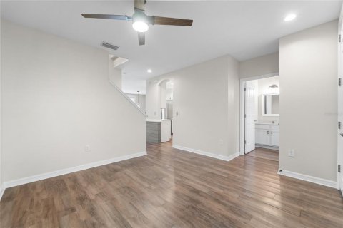 Townhouse in Tampa, Florida 3 bedrooms, 134.89 sq.m. № 2142830 - photo 5