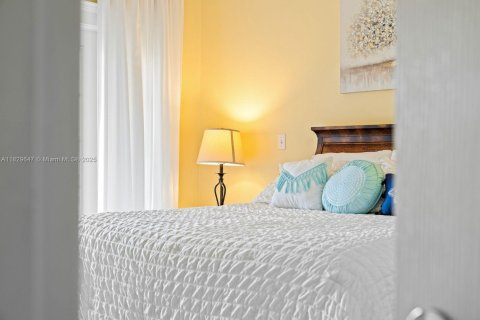 Condominio en venta en Kissimmee, Florida, 3 dormitorios № 1809687 - foto 6
