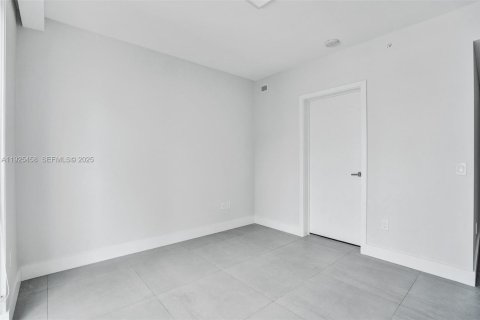 Condo in Miami, Florida, 2 bedrooms  № 1984008 - photo 19