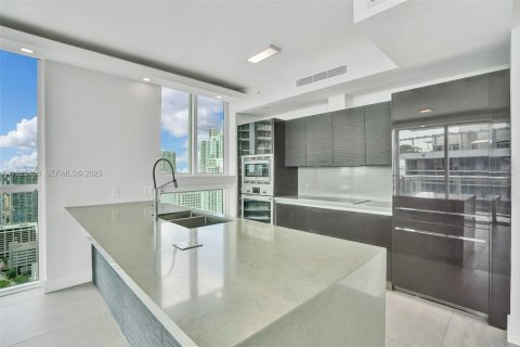 Condo in Miami, Florida, 2 bedrooms  № 1984008 - photo 5