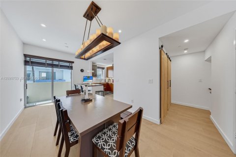 Copropriété à vendre à Miami Beach, Floride: 4 chambres, 249.16 m2 № 2395158 - photo 9