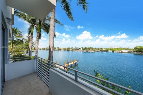 Copropriété à vendre à Miami Beach, Floride: 4 chambres, 249.16 m2 № 2395158 - photo 11