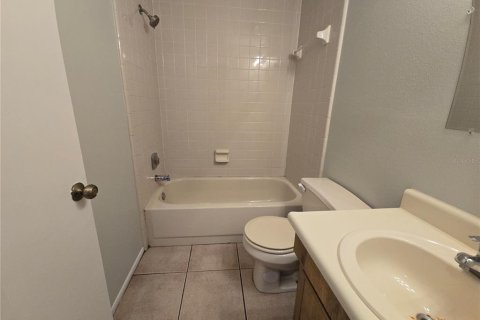 Condo in Tampa, Florida, 2 bedrooms  № 1519458 - photo 11