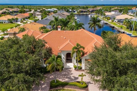 Casa en venta en Punta Gorda, Florida, 5 dormitorios, 493.31 m2 № 2424217 - foto 3