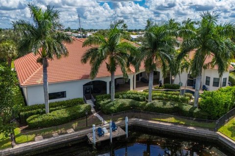 Casa en venta en Punta Gorda, Florida, 5 dormitorios, 493.31 m2 № 2424217 - foto 4