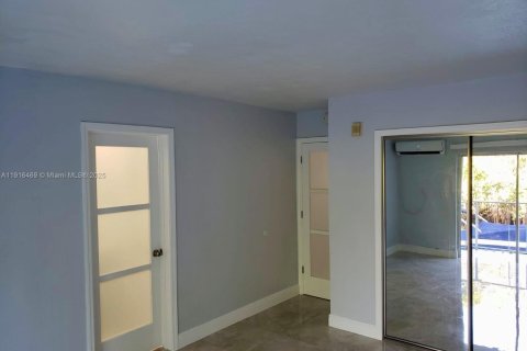 Снять в аренду кондоминиум в Норт-Майами, Флорида 1 спальня, 53.14м2, № 1970880 - фото 11