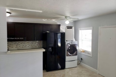 Снять в аренду кондоминиум в Норт-Майами, Флорида 1 спальня, 53.14м2, № 1970880 - фото 2