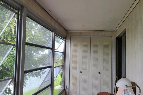 Condo in West Palm Beach, Florida, 2 bedrooms  № 1079035 - photo 1