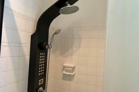 House in Plantation, Florida 2 bedrooms, 99.78 sq.m. № 2028319 - photo 14