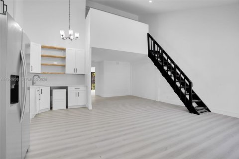 Купить таунхаус в Лодерхилл, Флорида 2 спальни, 78.87м2, № 1997986 - фото 6