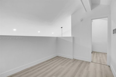 Купить таунхаус в Лодерхилл, Флорида 2 спальни, 78.87м2, № 1997986 - фото 19