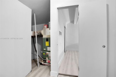 Купить таунхаус в Лодерхилл, Флорида 2 спальни, 78.87м2, № 1997986 - фото 23