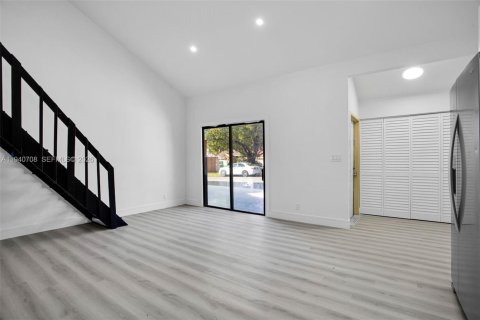 Купить таунхаус в Лодерхилл, Флорида 2 спальни, 78.87м2, № 1997986 - фото 9