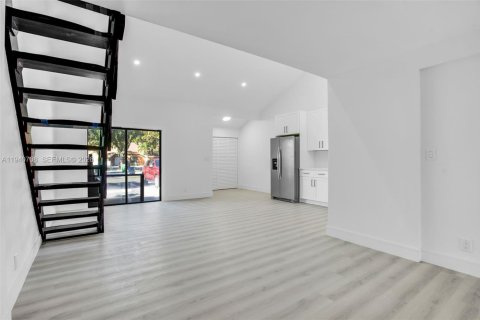 Купить таунхаус в Лодерхилл, Флорида 2 спальни, 78.87м2, № 1997986 - фото 10