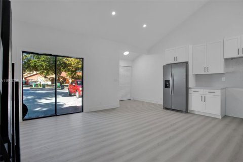 Купить таунхаус в Лодерхилл, Флорида 2 спальни, 78.87м2, № 1997986 - фото 12