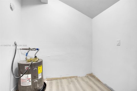 Купить таунхаус в Лодерхилл, Флорида 2 спальни, 78.87м2, № 1997986 - фото 22