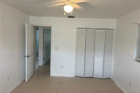 House in Treasure Island, Florida 2 bedrooms, 104.05 sq.m. № 2379769 - photo 6