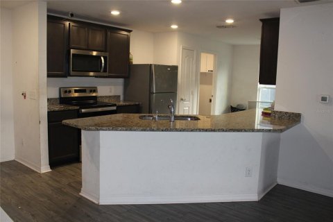 House in Dundee, Florida 3 bedrooms, 145.21 sq.m. № 1855647 - photo 8