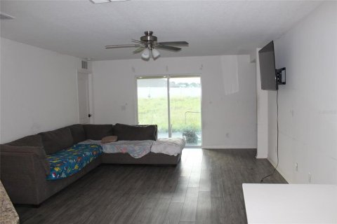 House in Dundee, Florida 3 bedrooms, 145.21 sq.m. № 1855647 - photo 14